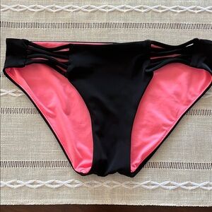 5 / $15 PINK Victoria's Secret Black and Pink Strappy Bikini Bottom